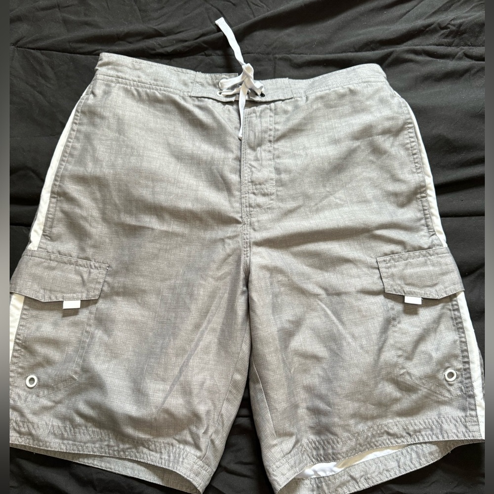 Men’s Wave Zone board shorts. Size Large.
